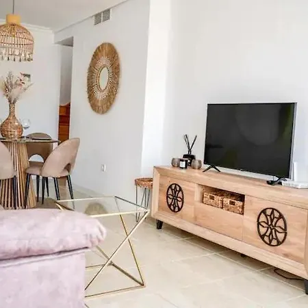 Penthouse In Met Jacuzzi En Zeezicht! Estepona