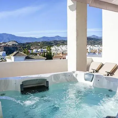 Penthouse In Met Jacuzzi En Zeezicht! *
